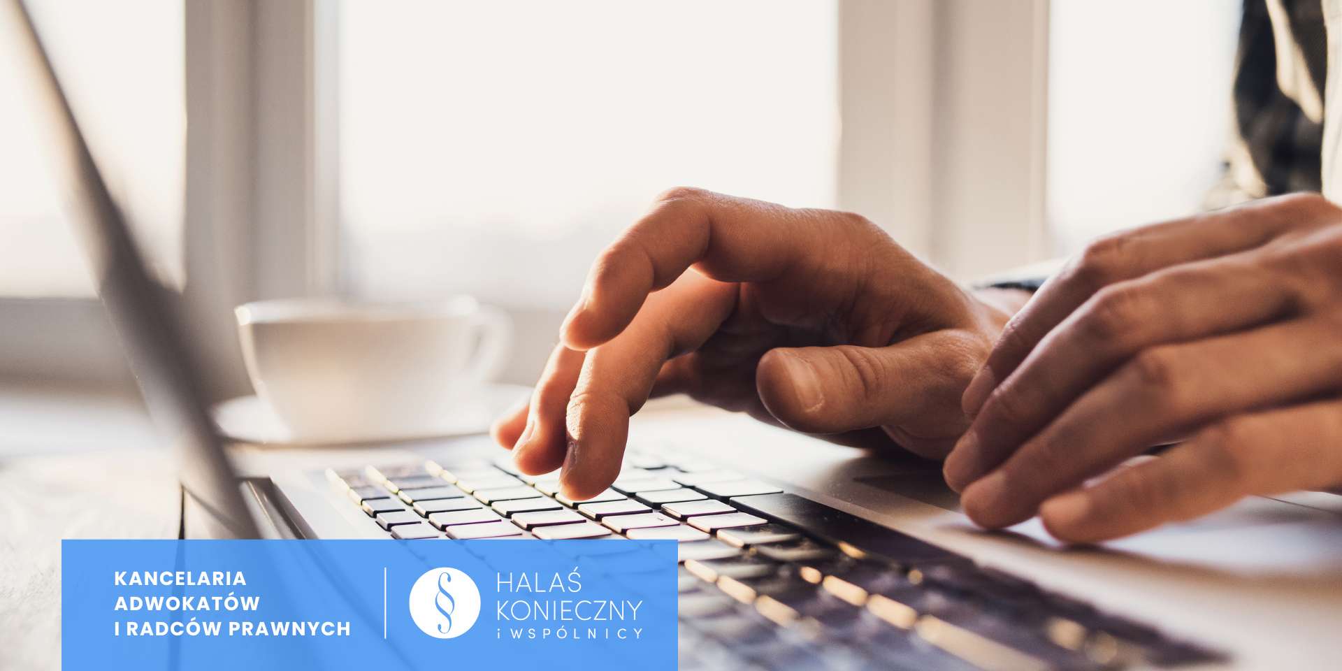 Osoba korzystająca z laptopa, biznes