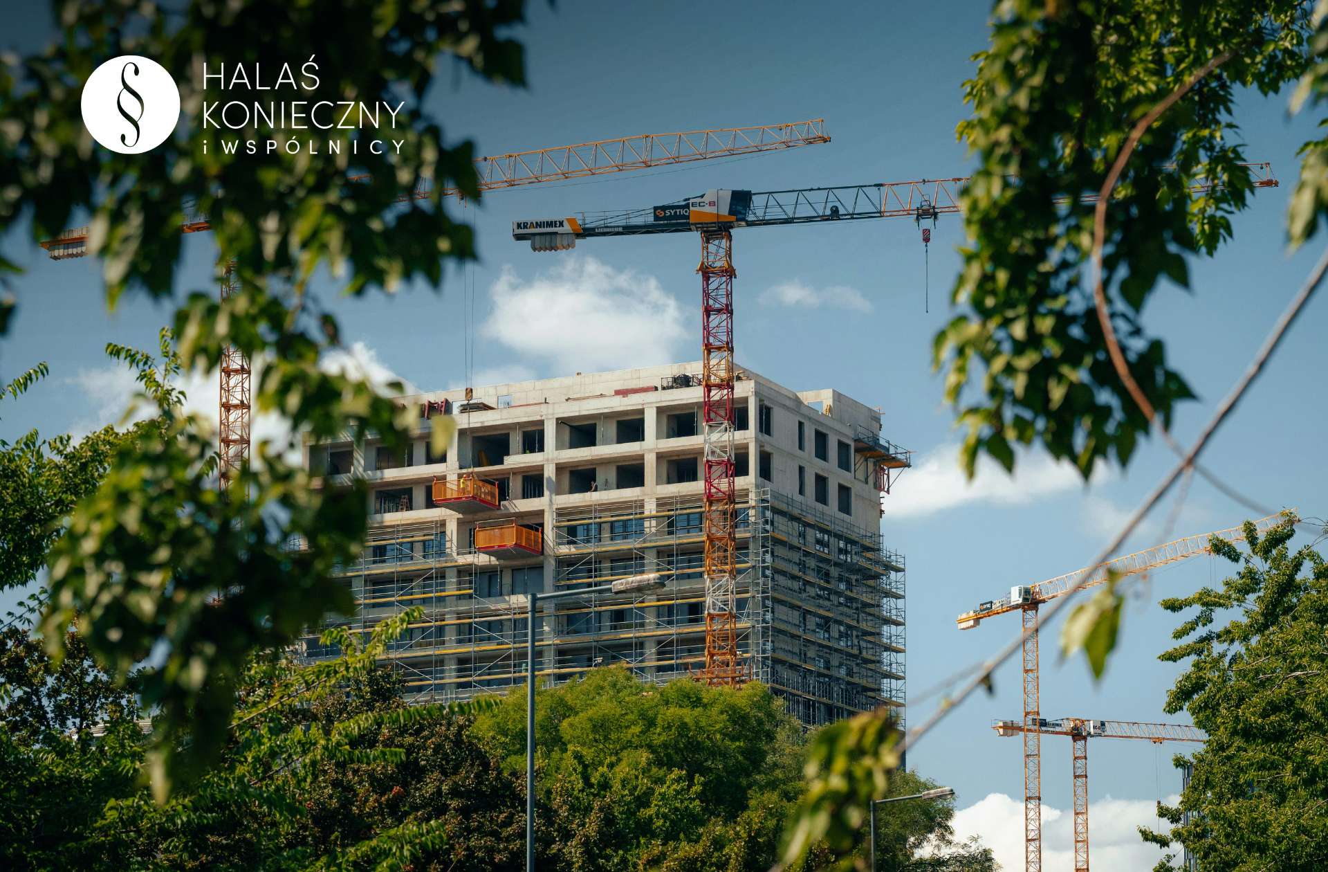 Budowa bloku mieszkalnego przez dewelopera